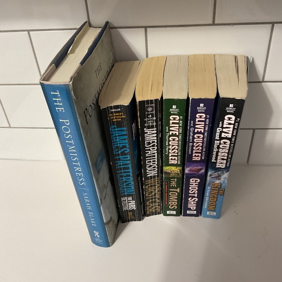 6 Books Novels Mystery Etc - Picture 2 of 4